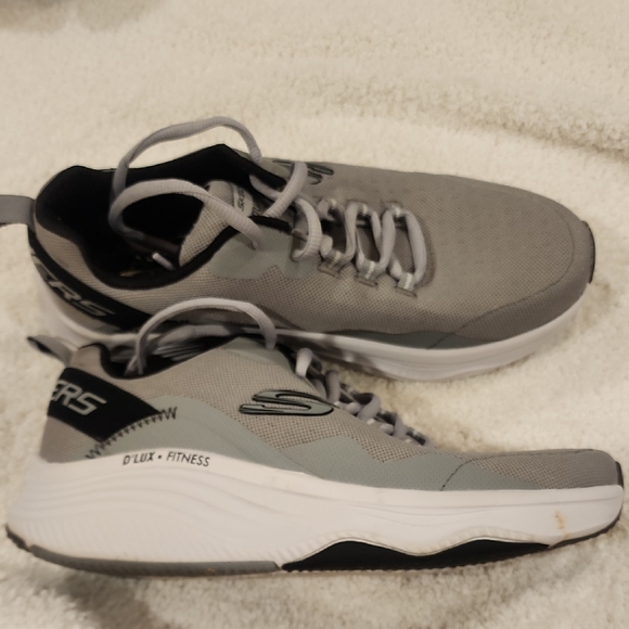 Skechers Other - Skechers Men's Gray Athletic Shoes Dluxe Fitness - Memory Foam MENS SZ. 7